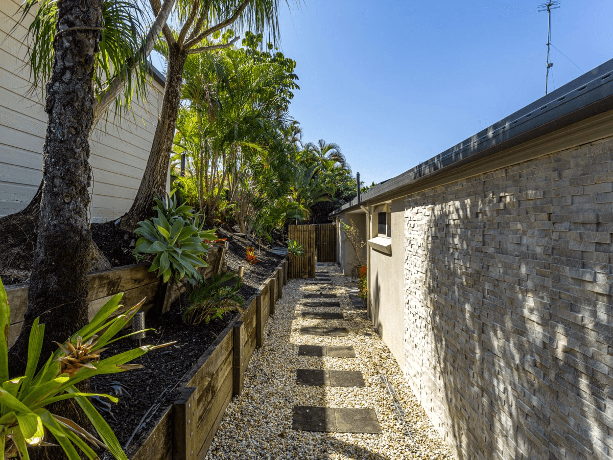 18 Carnoustie Court, ROBINA, QLD 4226