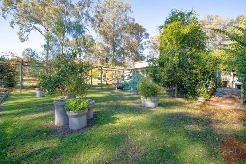 4 Mountain View Close, GLEN OAK, NSW 2320