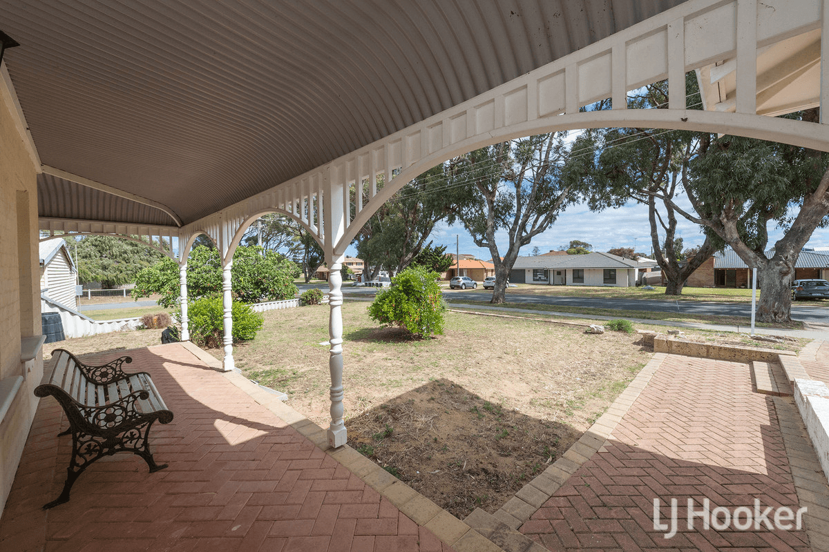 15 Madora Beach Road, MADORA BAY, WA 6210