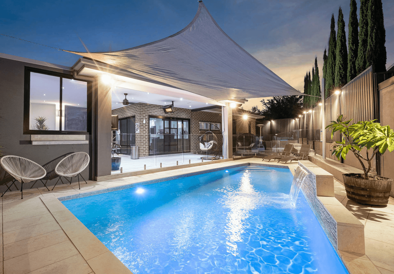 6 Bernard Place, EDENSOR PARK, NSW 2176