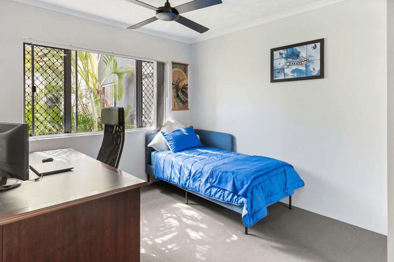 8/4 Proud Street, LABRADOR, QLD 4215