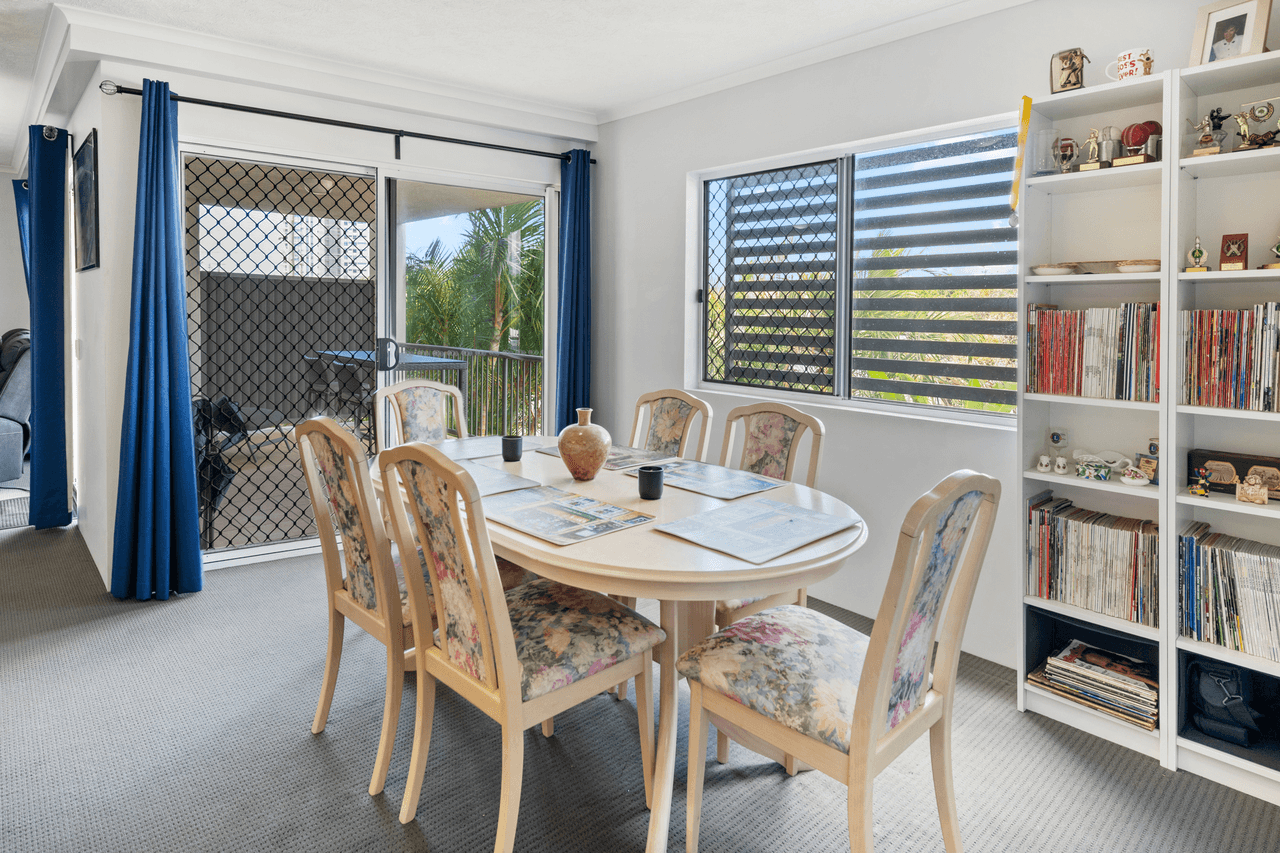 8/4 Proud Street, LABRADOR, QLD 4215