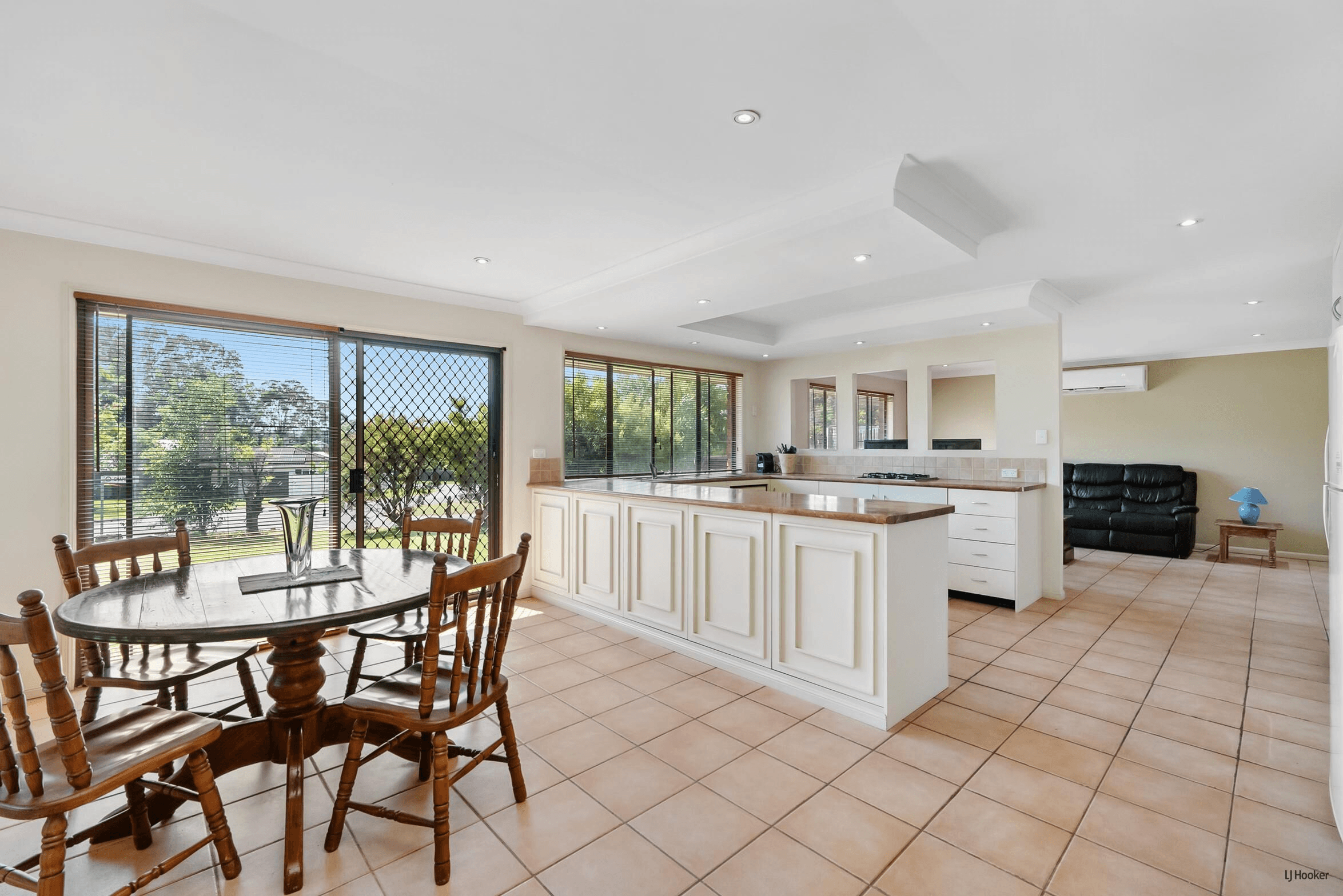 10 Bronhill Street, Currumbin Waters, QLD 4223