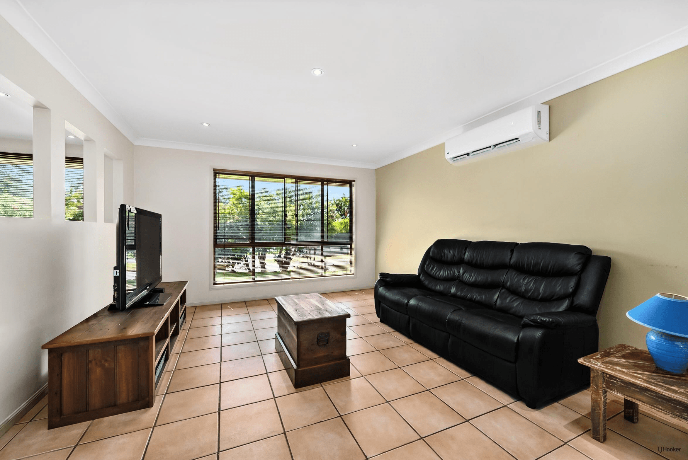 10 Bronhill Street, Currumbin Waters, QLD 4223