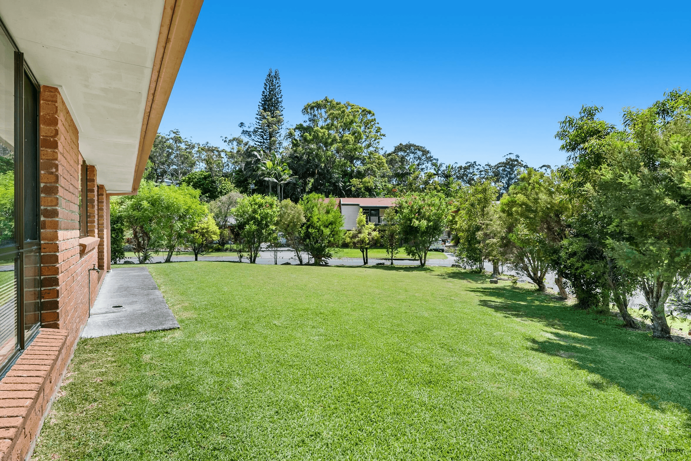 10 Bronhill Street, Currumbin Waters, QLD 4223