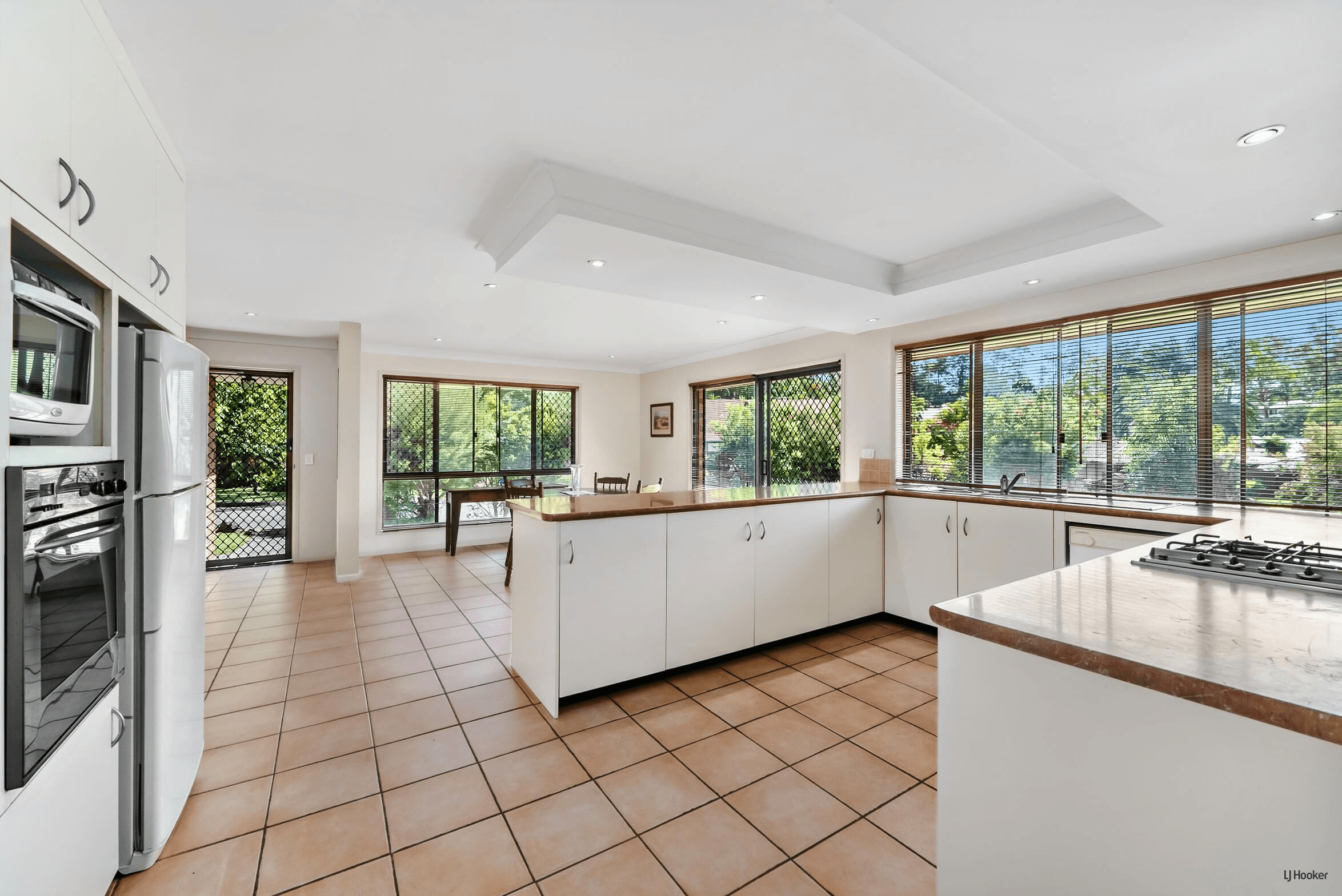 10 Bronhill Street, Currumbin Waters, QLD 4223