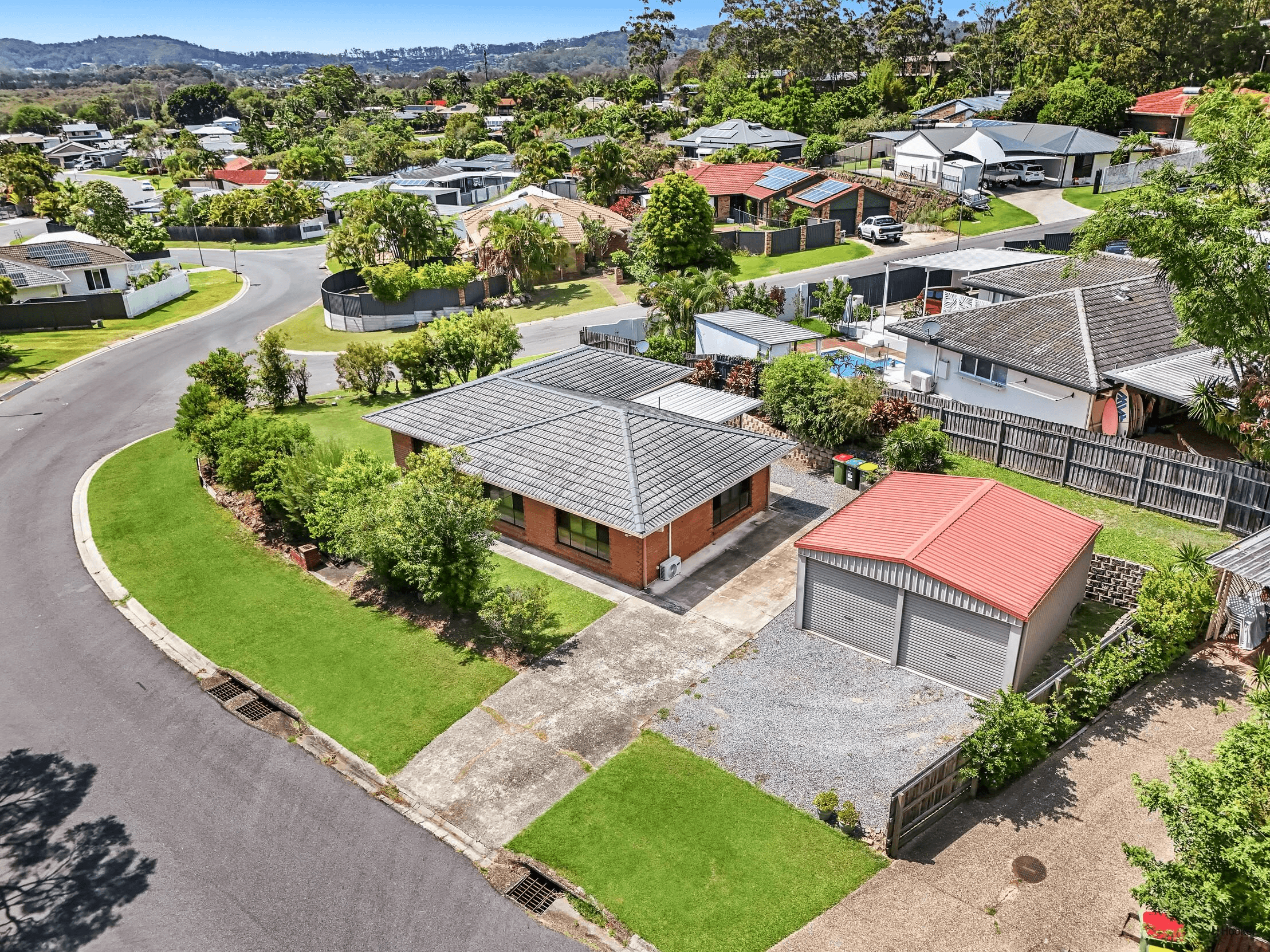 10 Bronhill Street, Currumbin Waters, QLD 4223