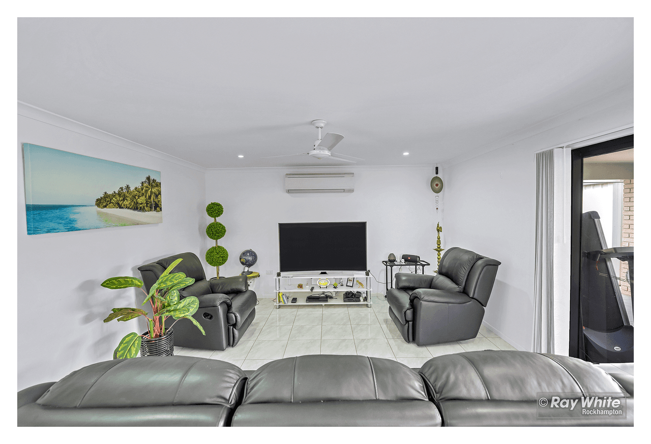 12 Mistletoe Avenue, NORMAN GARDENS, QLD 4701