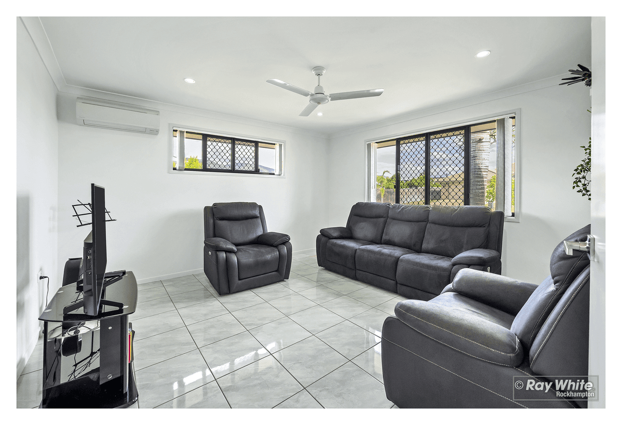 12 Mistletoe Avenue, NORMAN GARDENS, QLD 4701