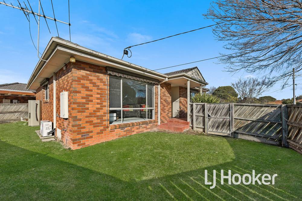 1/4 Edinborough Street, HALLAM, VIC 3803