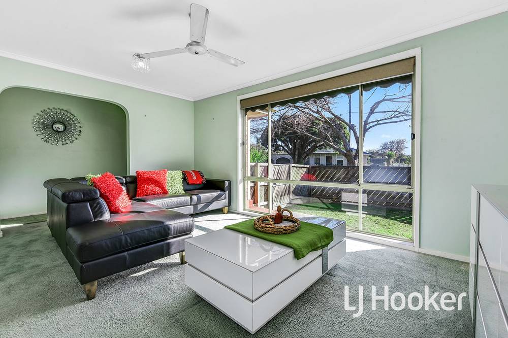 1/4 Edinborough Street, HALLAM, VIC 3803