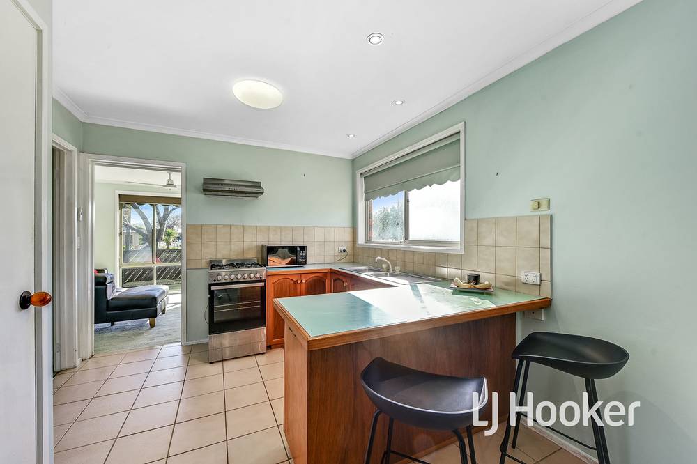 1/4 Edinborough Street, HALLAM, VIC 3803