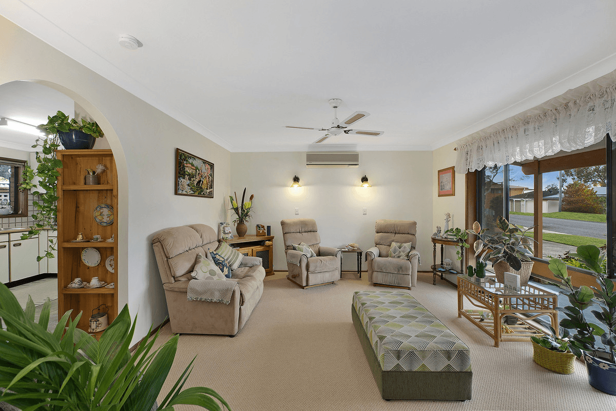 15 Sylvia Avenue, Gorokan, NSW 2263