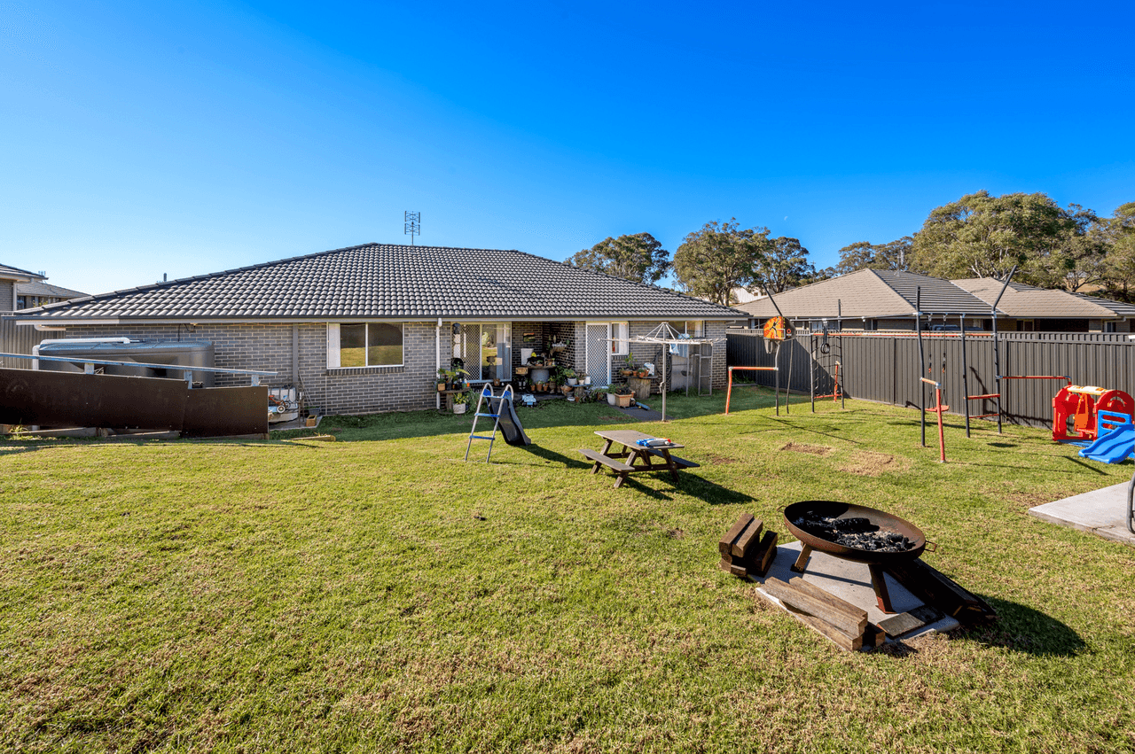 69 Broad Street, GILLIESTON HEIGHTS, NSW 2321