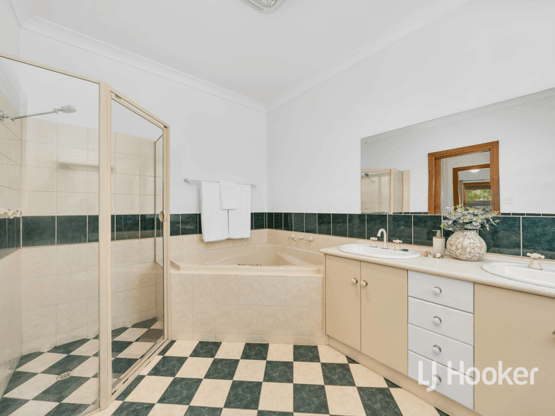 21 Windermere Crescent, MAWSON LAKES, SA 5095