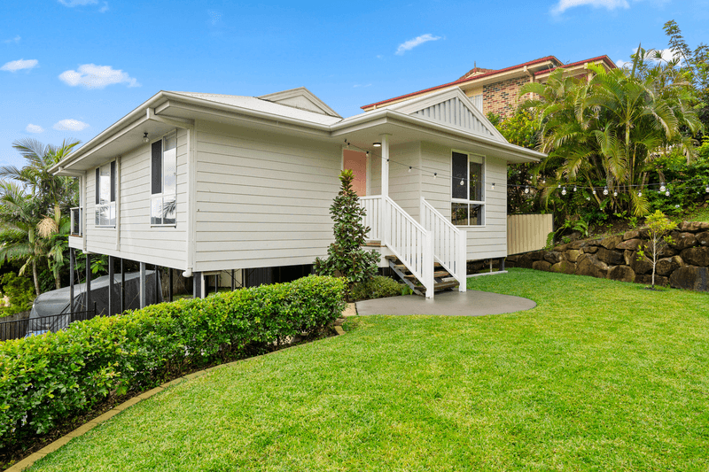 4 Correa Court, ELANORA, QLD 4221