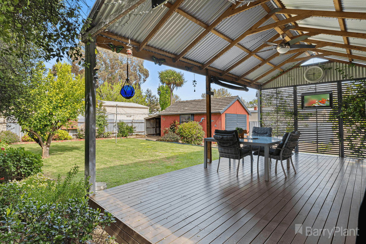 18 Poplar Street, Golden Square, VIC 3555