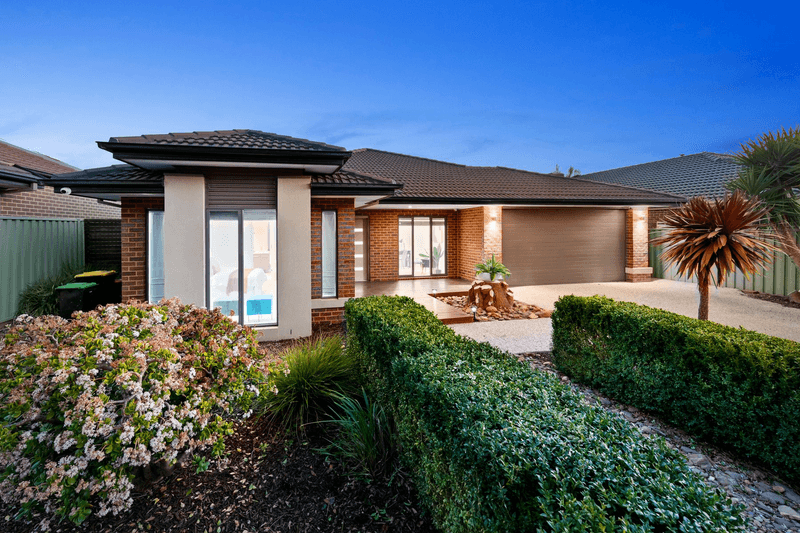 22 Kunuka Circuit, CAROLINE SPRINGS, VIC 3023