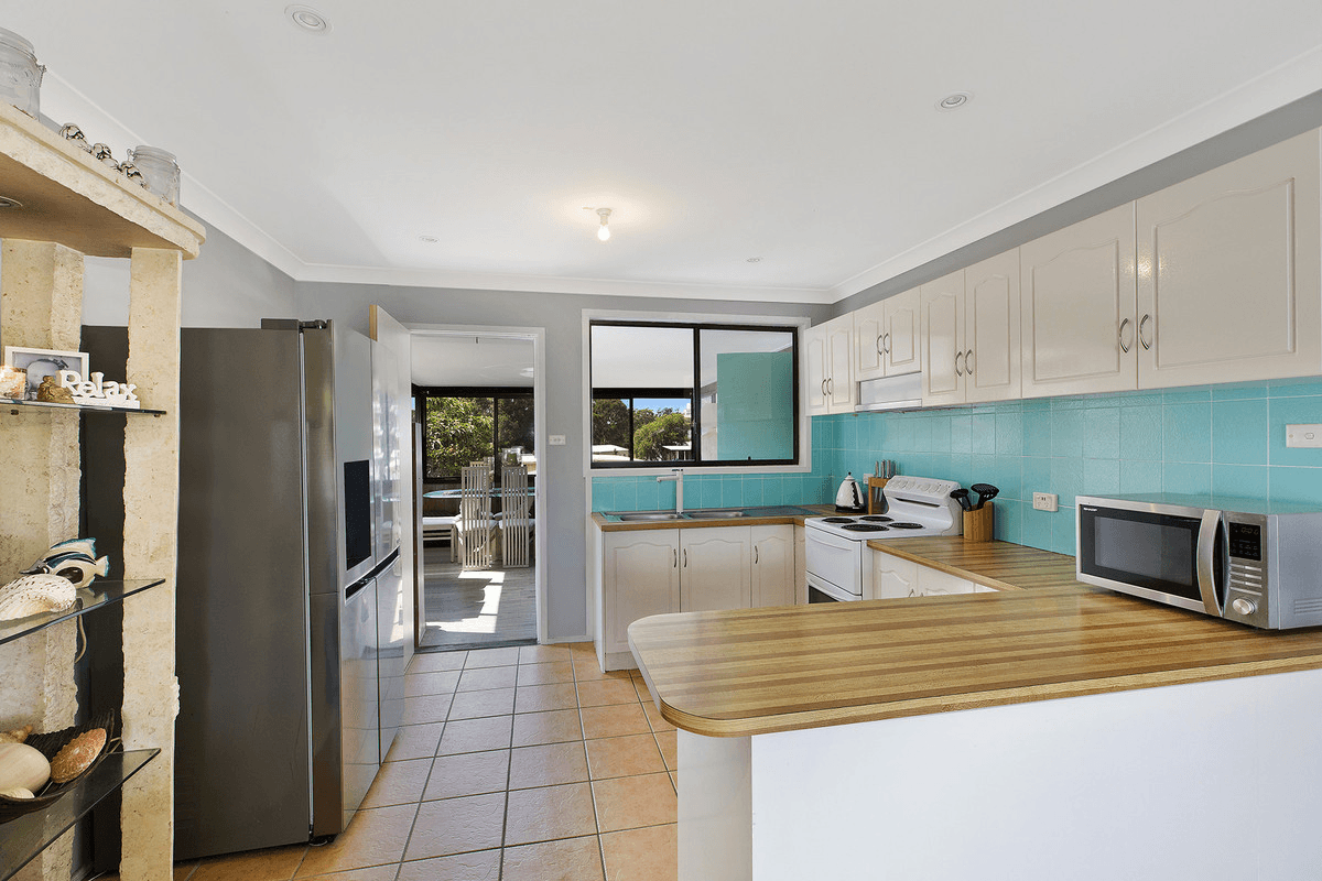 7 Grace Street, Mannering Park, NSW 2259