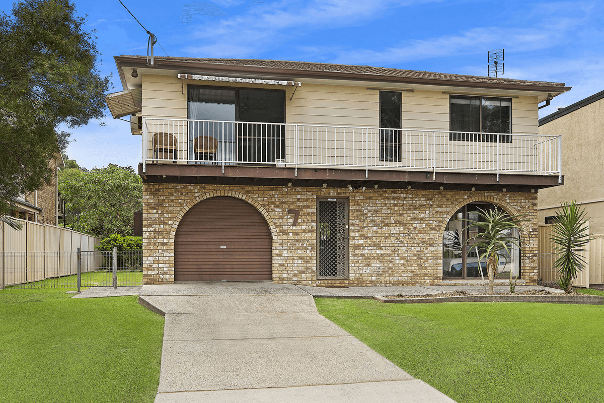 7 Grace Street, Mannering Park, NSW 2259