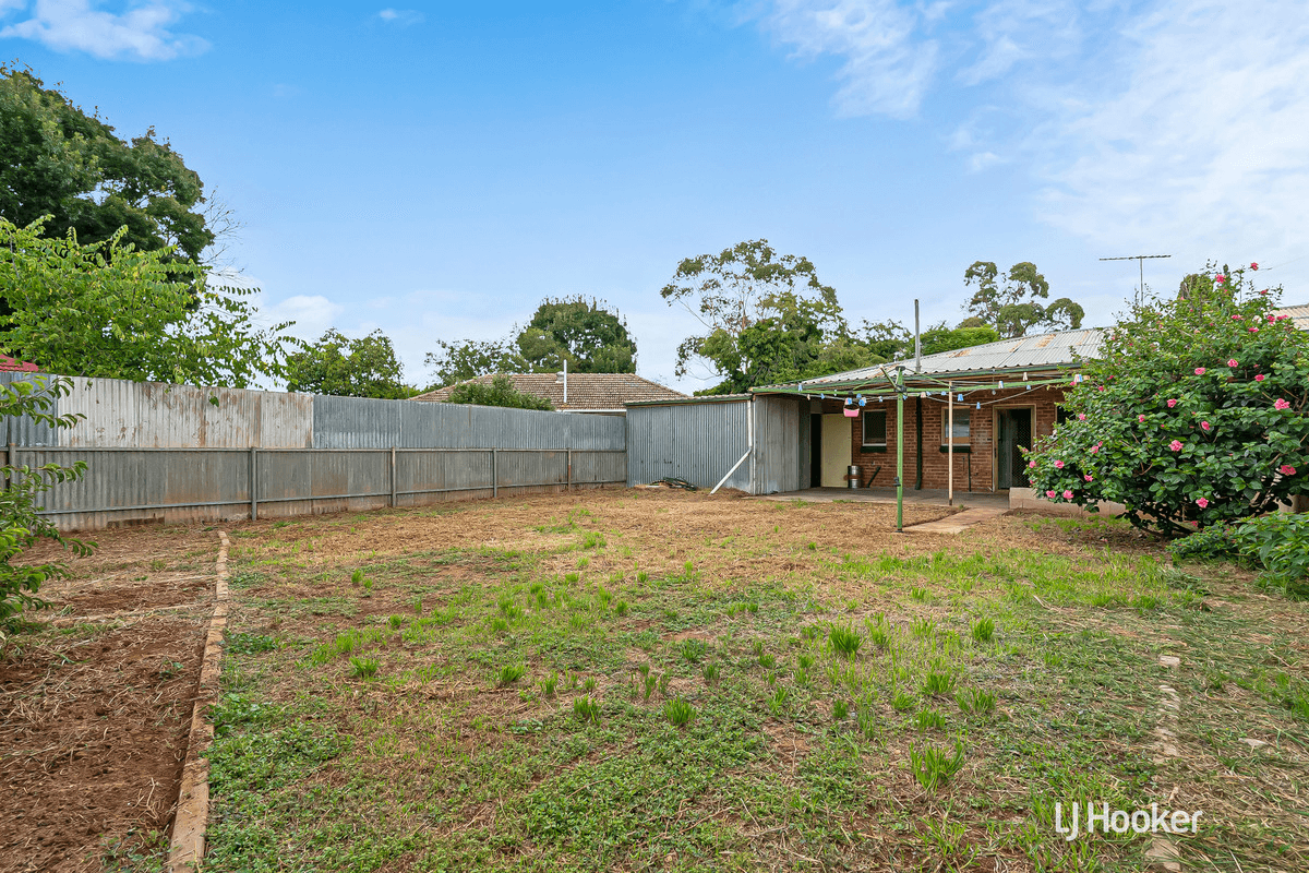 4 Loftis Road, ELIZABETH DOWNS, SA 5113