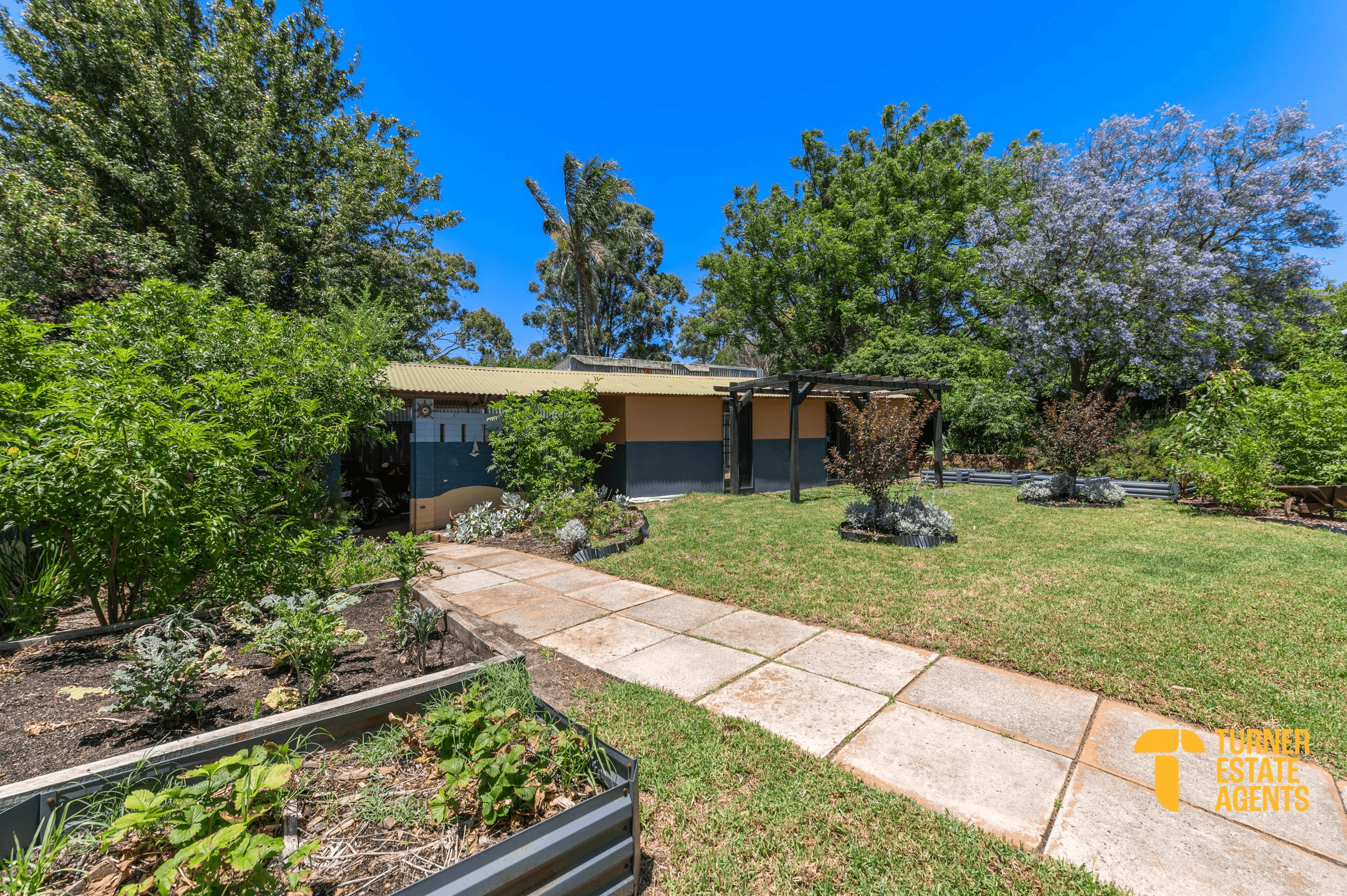 15 Bolt Court, LESMURDIE, WA 6076