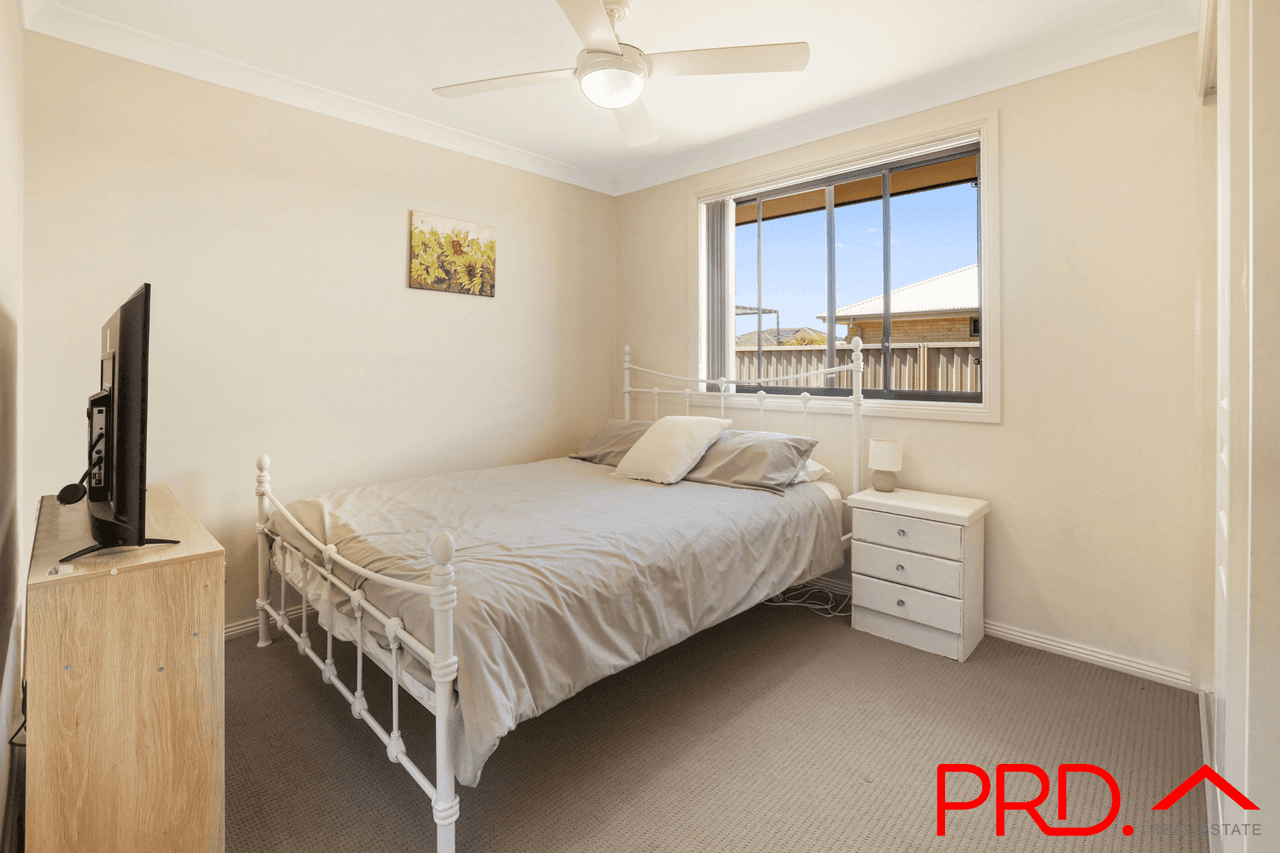 5 Carnegie Place, TAMWORTH, NSW 2340