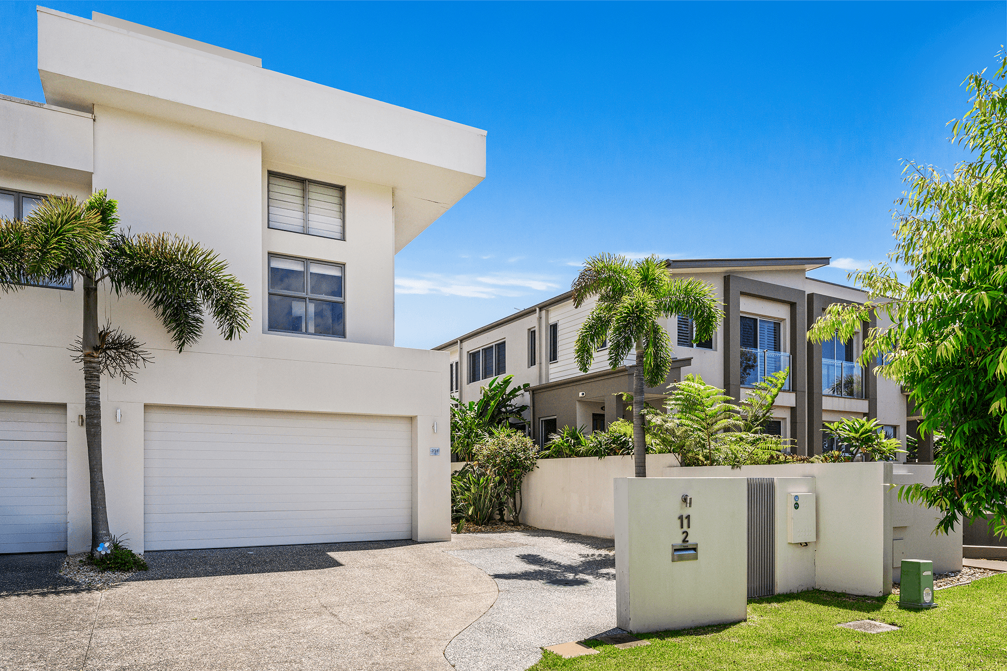 2/11 South Quay Drive, BIGGERA WATERS, QLD 4216