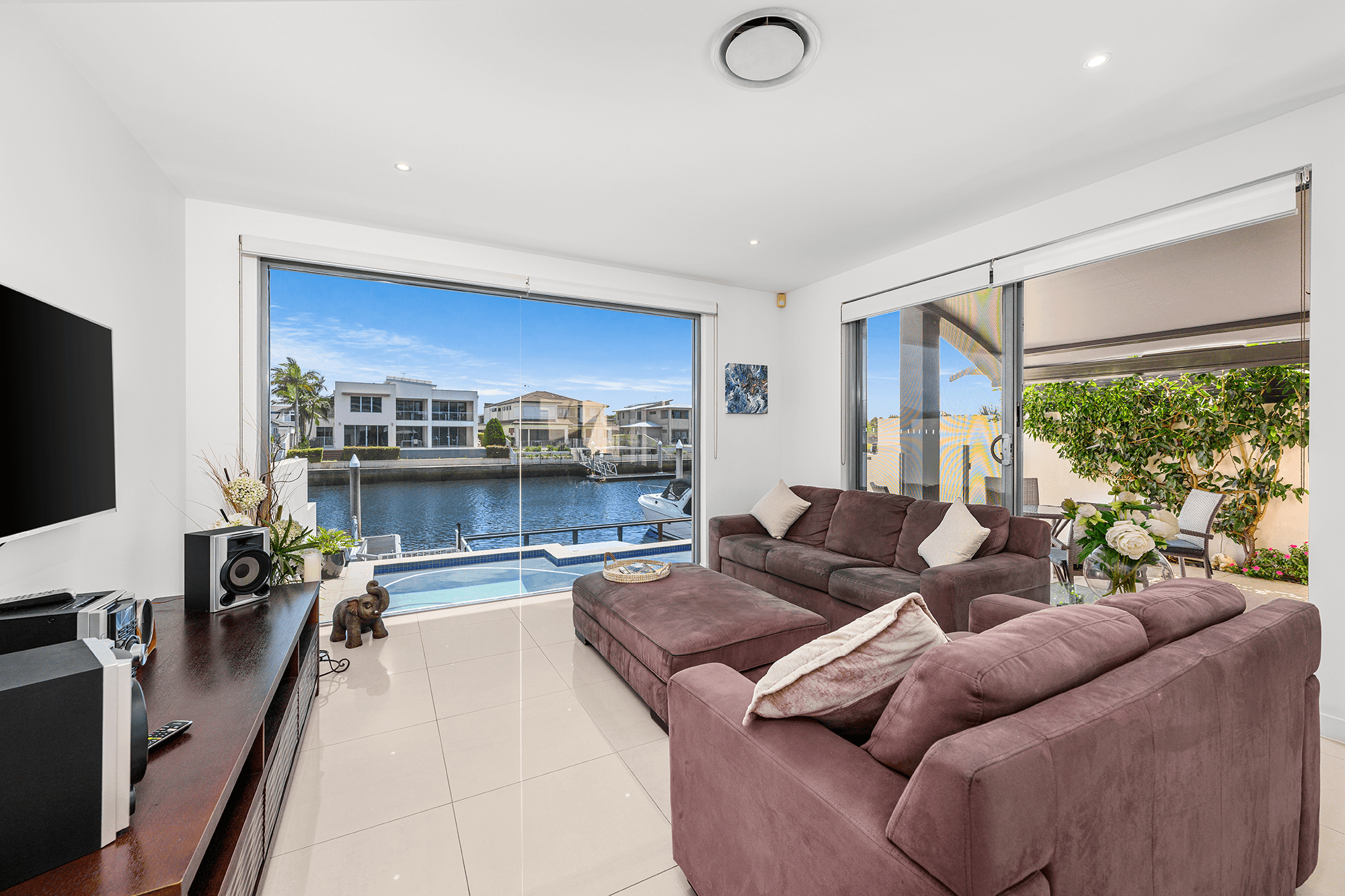 2/11 South Quay Drive, BIGGERA WATERS, QLD 4216