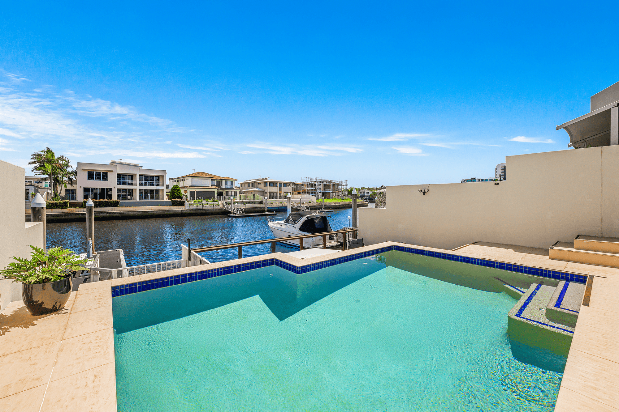 2/11 South Quay Drive, BIGGERA WATERS, QLD 4216