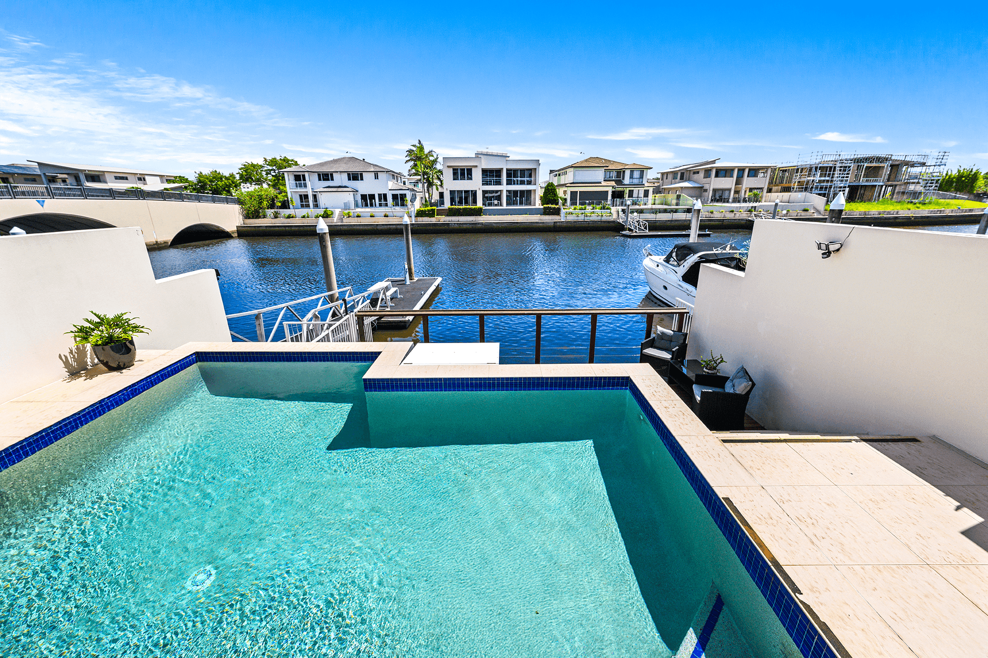 2/11 South Quay Drive, BIGGERA WATERS, QLD 4216