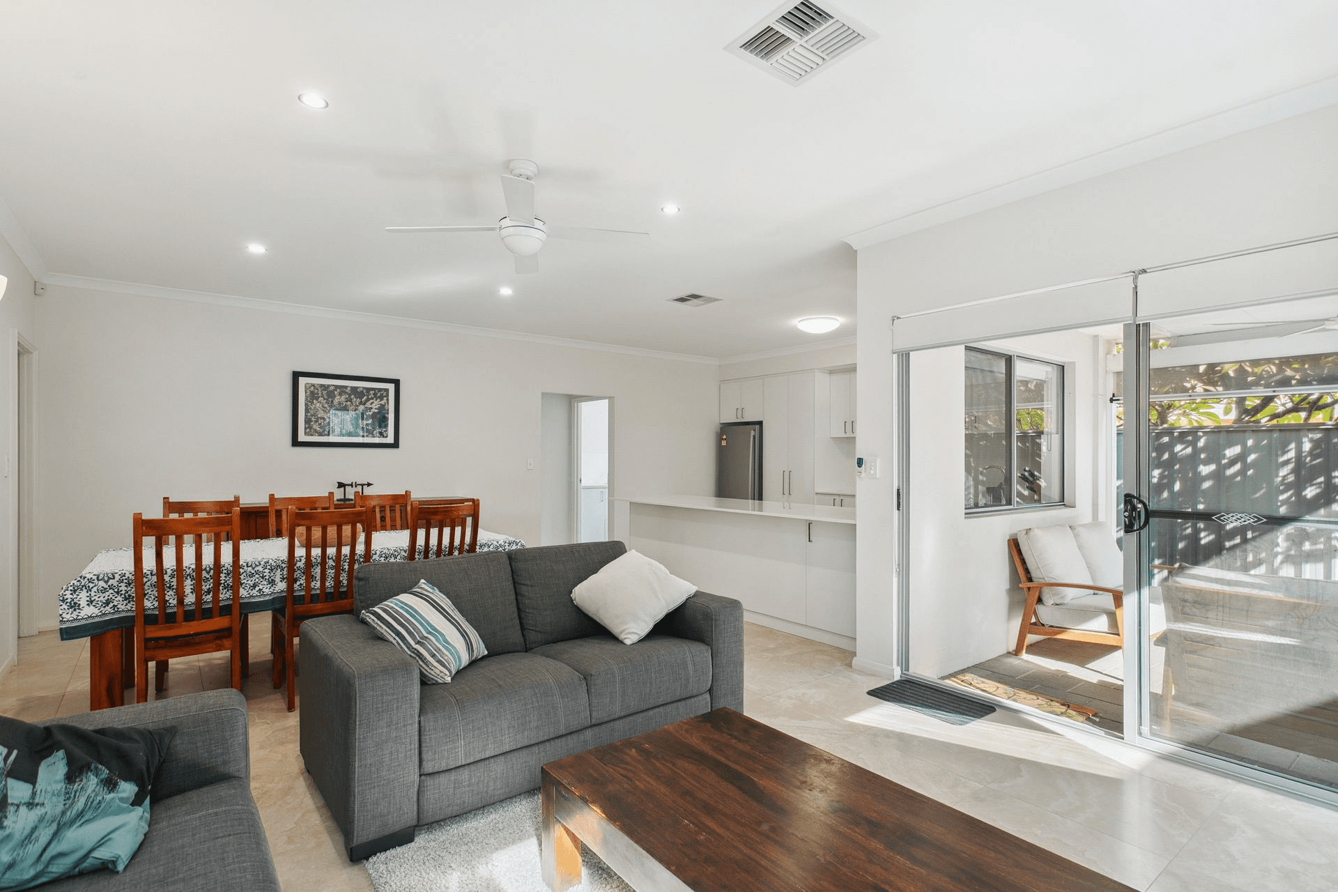 3/211 Royal Street, YOKINE, WA 6060