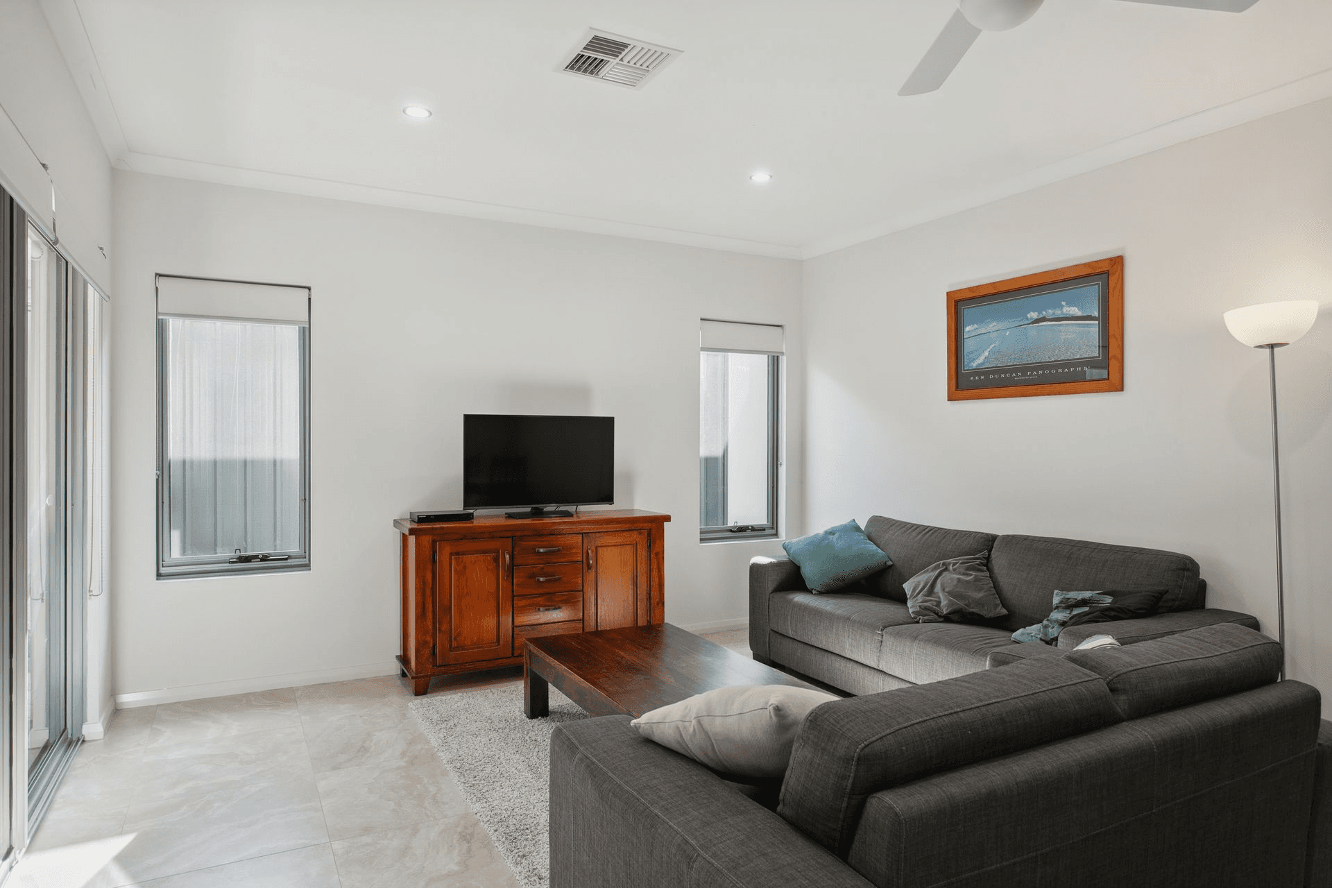 3/211 Royal Street, YOKINE, WA 6060