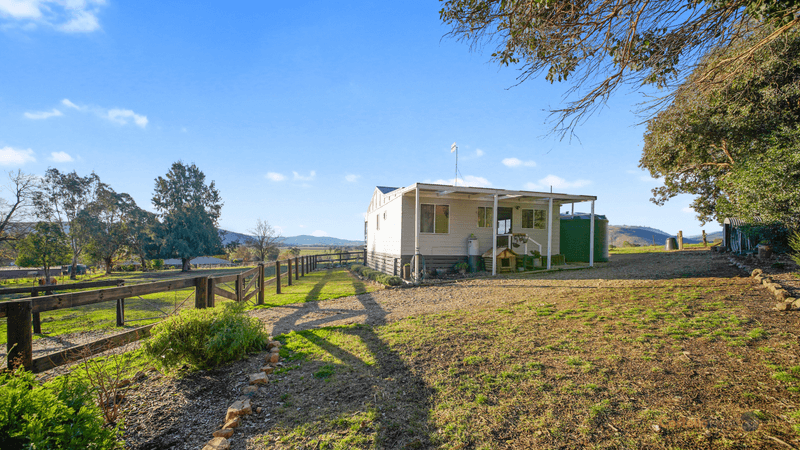 7 Hume St, Towong, VIC 3707