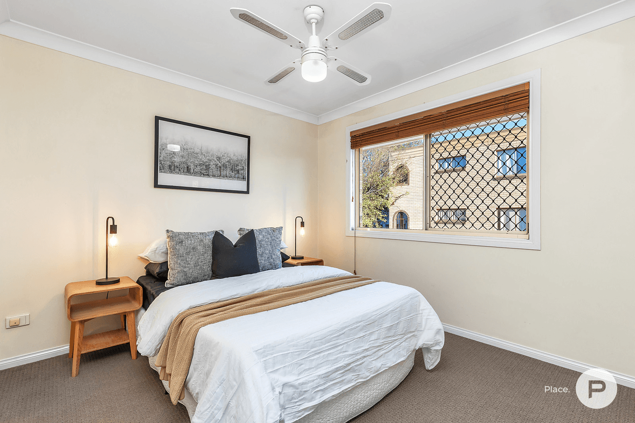 2/18 Hutchins Street, Kedron, QLD 4031