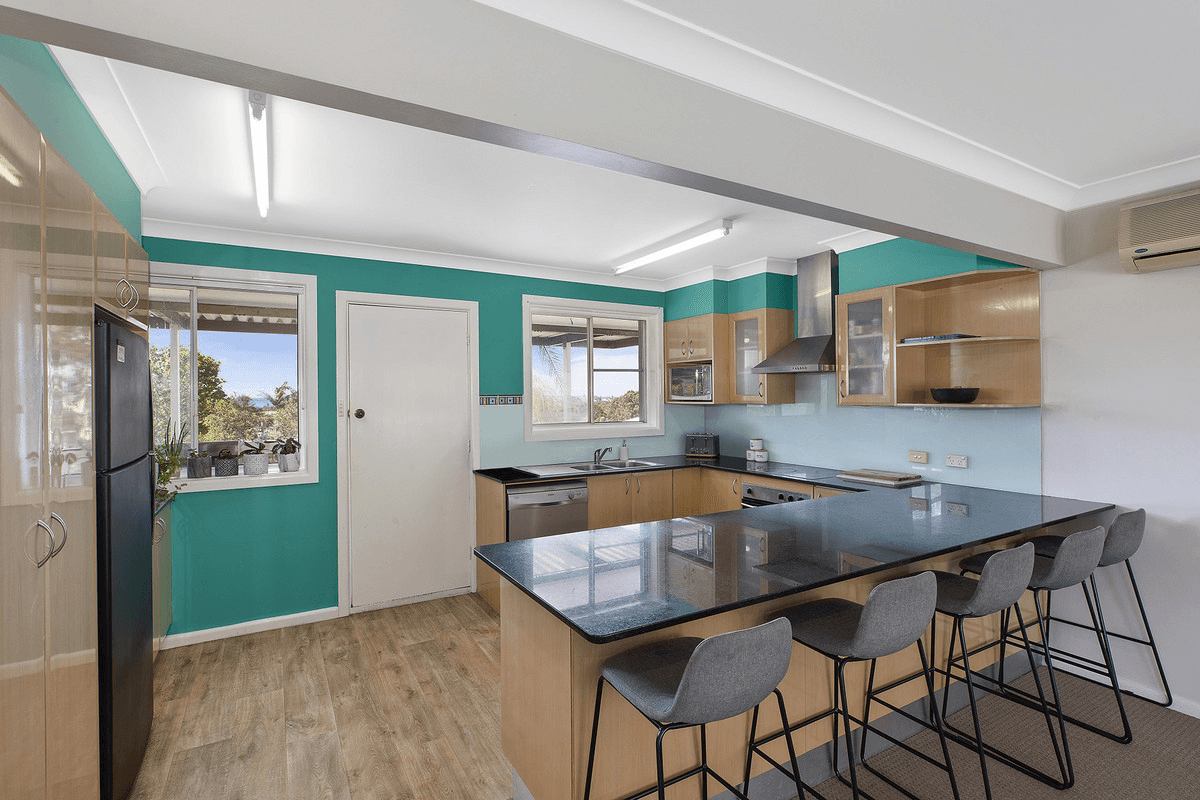 11 Talara Avenue, BATEAU BAY, NSW 2261