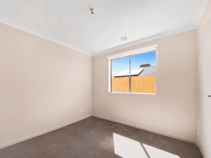 4 Heddle Parade, MERNDA, VIC 3754