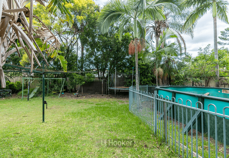 11 Limerick Drive, CRESTMEAD, QLD 4132