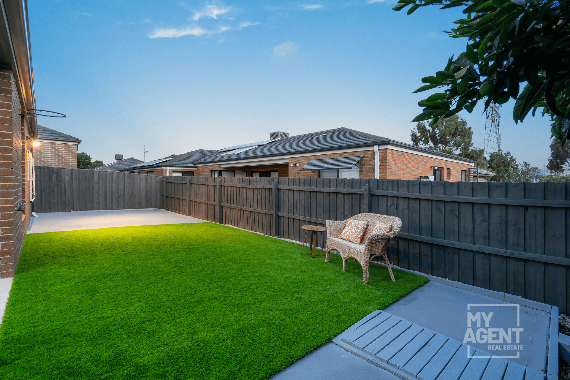 17 Feldgrau Rise, Epping, VIC 3076