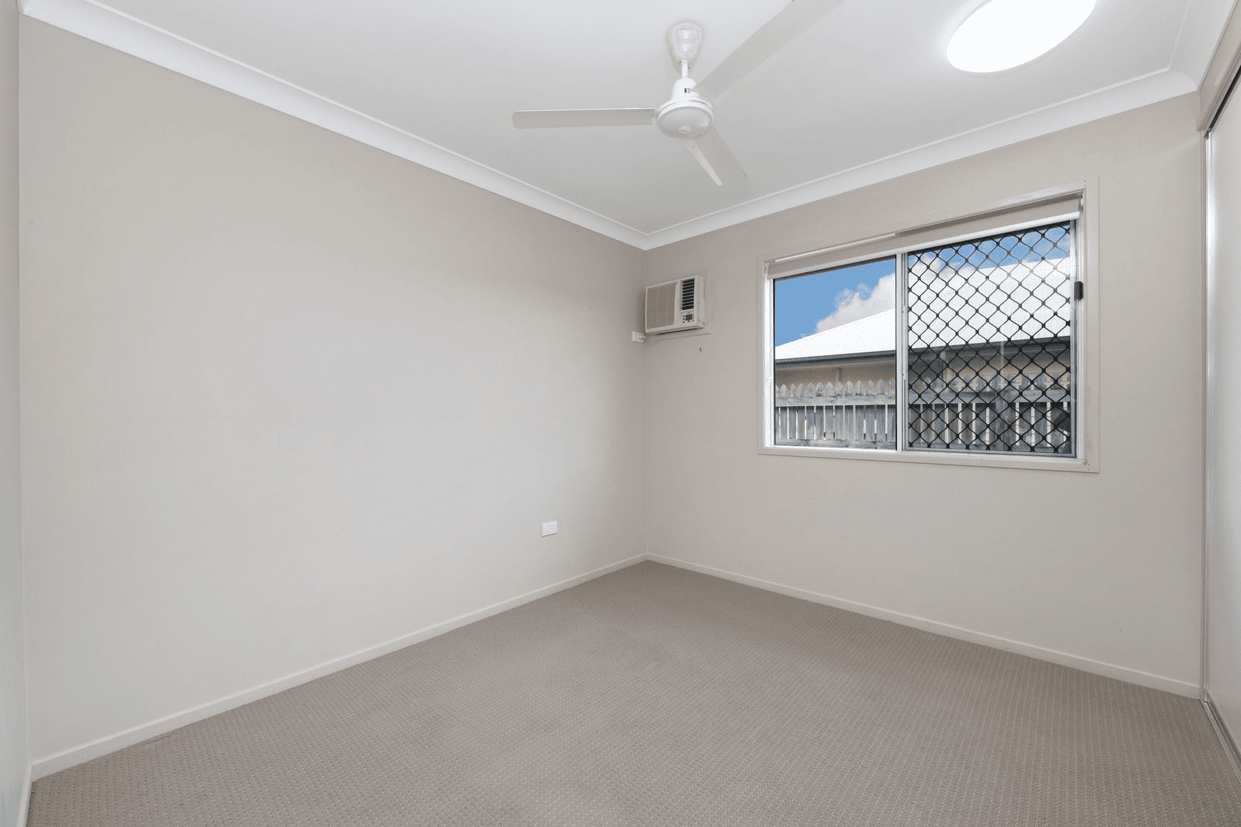 7 Newbury Drive, MOUNT LOW, QLD 4818