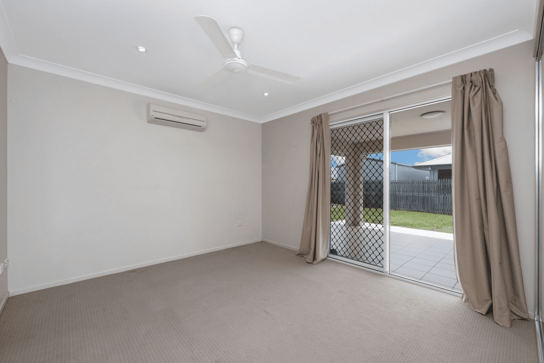 7 Newbury Drive, MOUNT LOW, QLD 4818