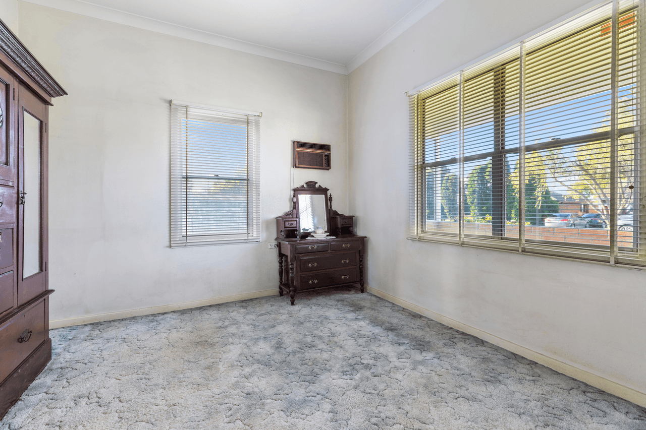 8 Anderson Drive, TARRO, NSW 2322