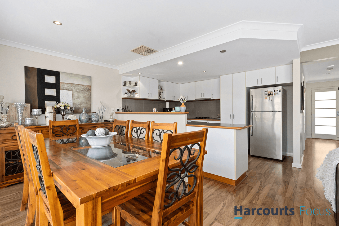 1B Cranbrook Pass, CANNING VALE, WA 6155