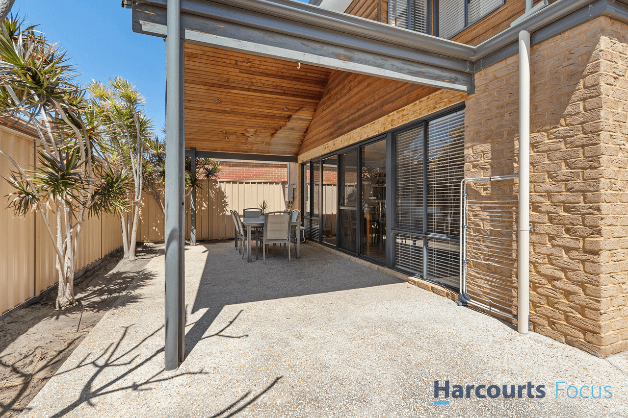 1B Cranbrook Pass, CANNING VALE, WA 6155