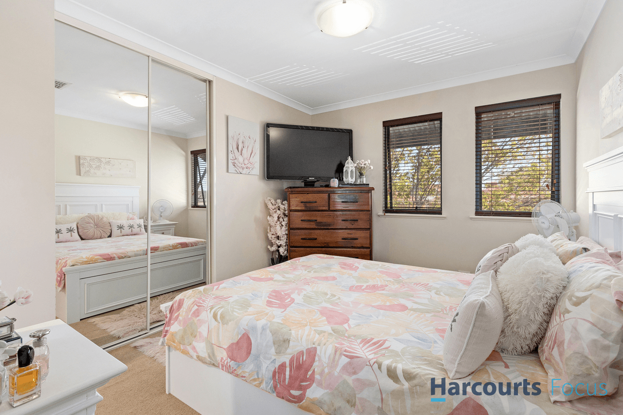 1B Cranbrook Pass, CANNING VALE, WA 6155