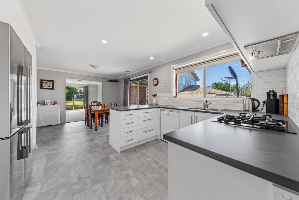 24 Campbell Street, Garfield, VIC 3814