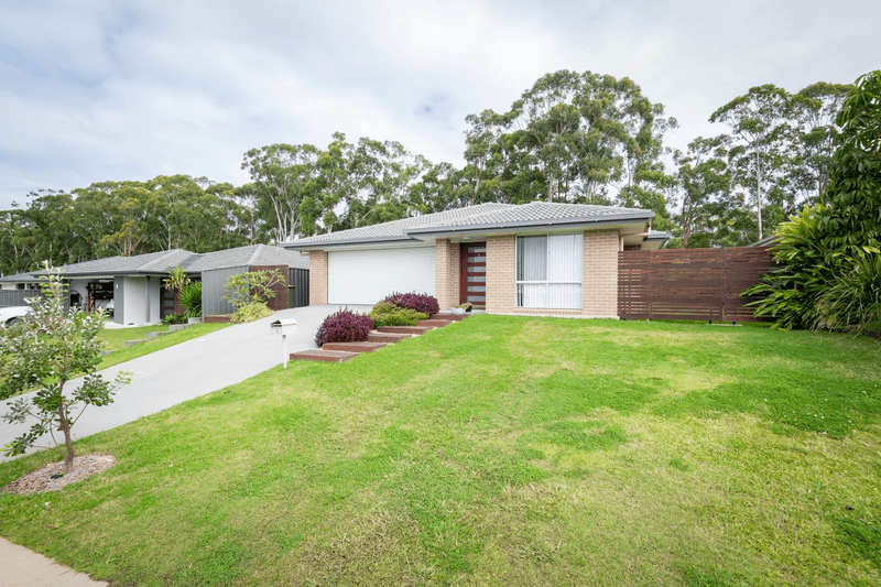 5 Humpback Crescent, SAFETY BEACH, NSW 2456