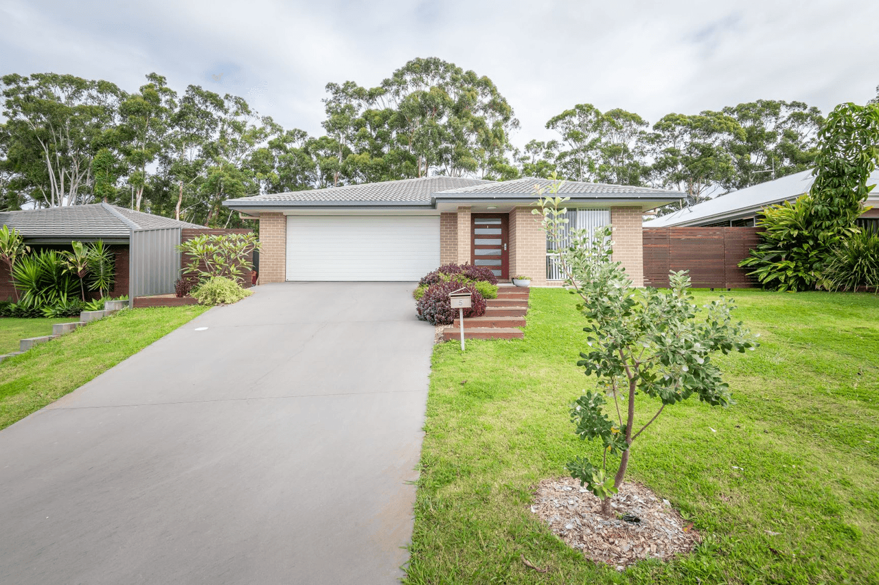 5 Humpback Crescent, SAFETY BEACH, NSW 2456