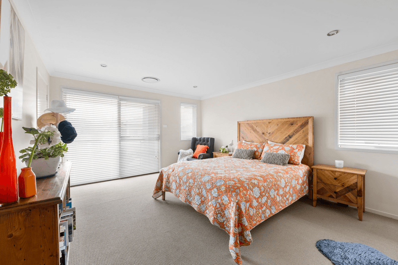 12 Mistview Circuit, FORRESTERS BEACH, NSW 2260