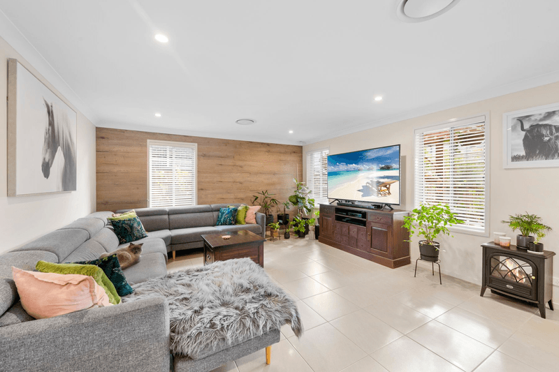 12 Mistview Circuit, FORRESTERS BEACH, NSW 2260